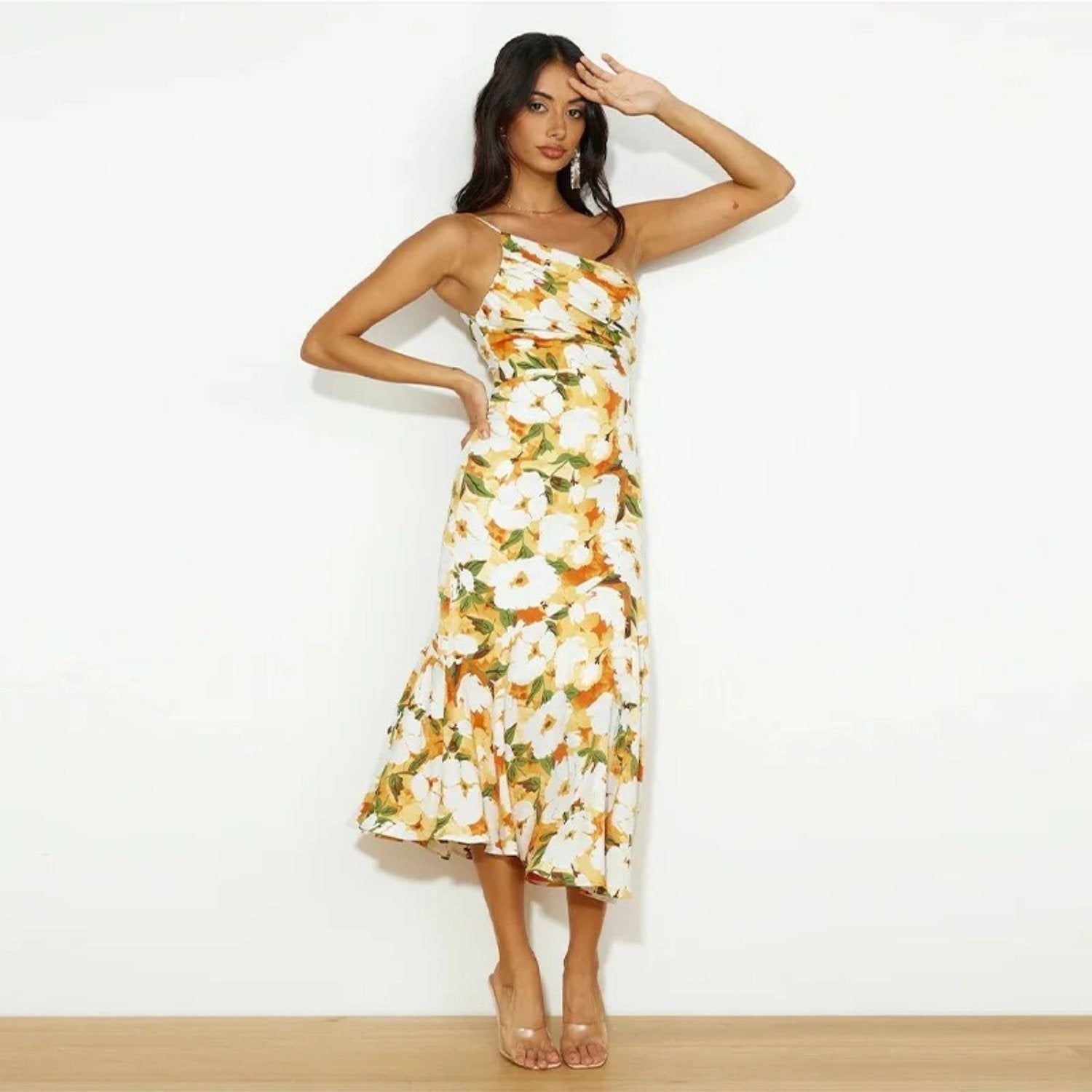 Cressier – Robe Maxi Asymétrique avec Motif Floral Délicat