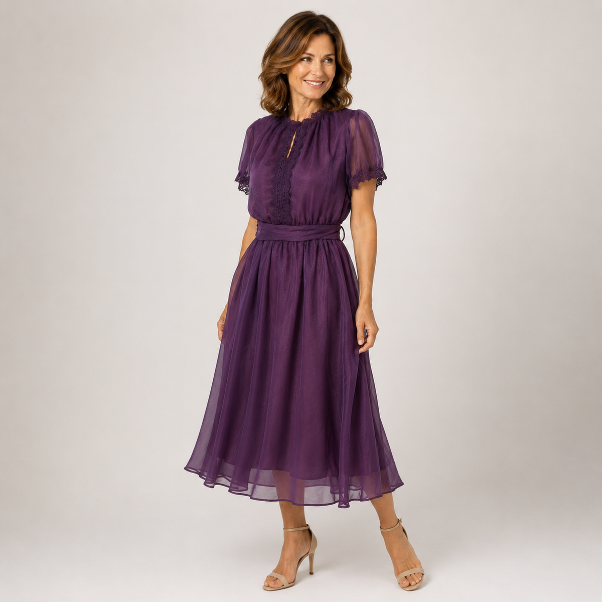 Flavia | Robe Maxi avec Décolleté en Goutte et Bord en Dentelle Chiffon