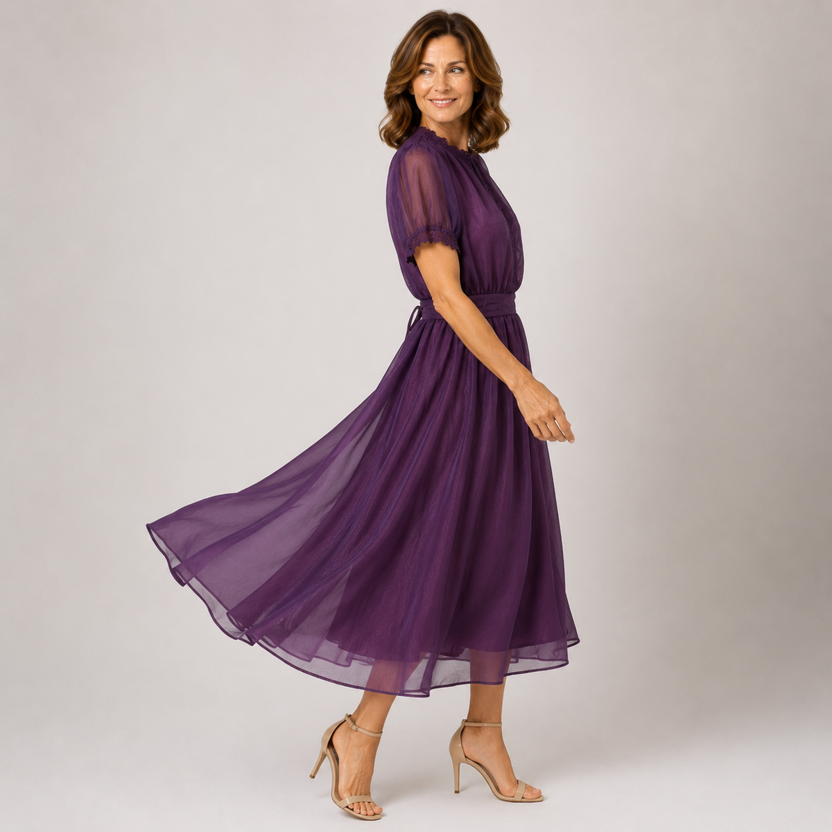 Flavia | Robe Maxi avec Décolleté en Goutte et Bord en Dentelle Chiffon