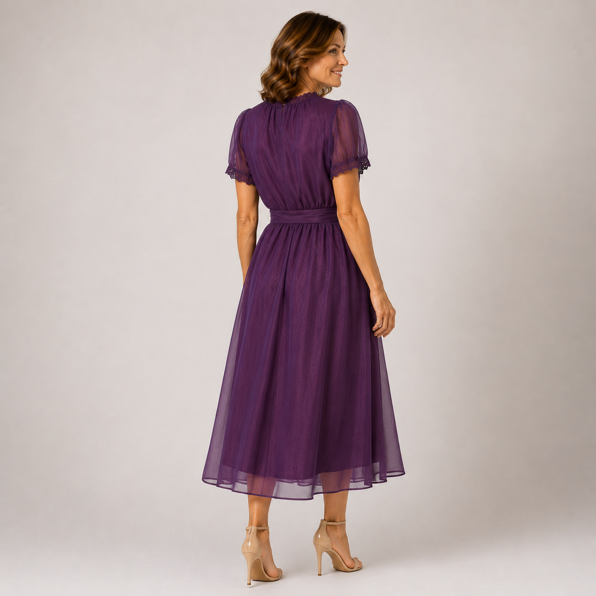 Flavia | Robe Maxi avec Décolleté en Goutte et Bord en Dentelle Chiffon