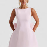 Veytaux – Robe Mini avec Nœud en Satin et Perles